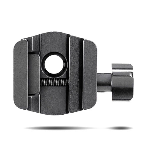 CKYE-POD Gen2 Bipod Attachment Heads erbjuder justerbar höjd, vinkelneutrala funktioner och snabbkopplingsmekanismer för ökad stabilitet och precision.